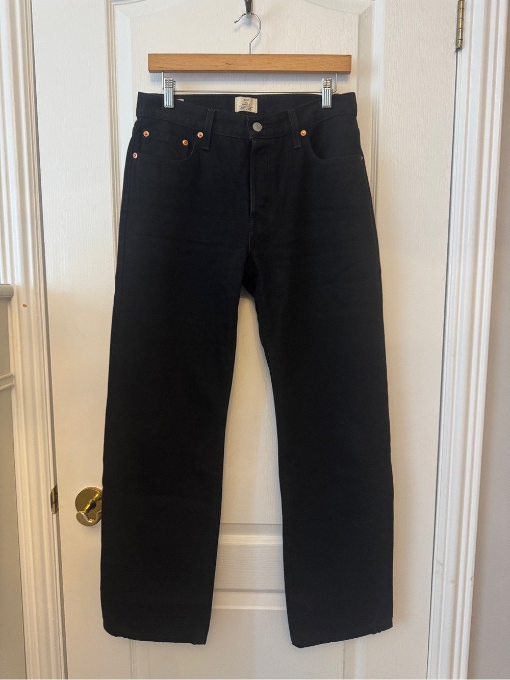 Levi's Black Women's High Waisted & Wide Straight Jeans. Inseam 30”.